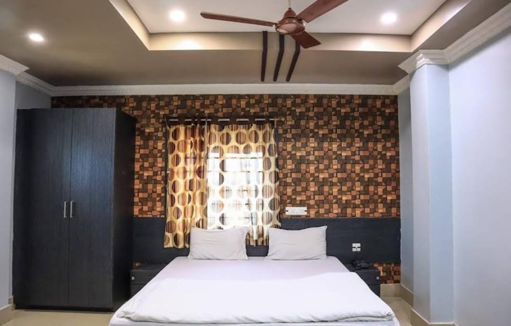 Deluxe Double Room, City View photo 3