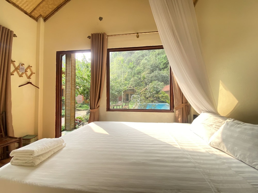 Deluxe Double Bungalow - Photo 1