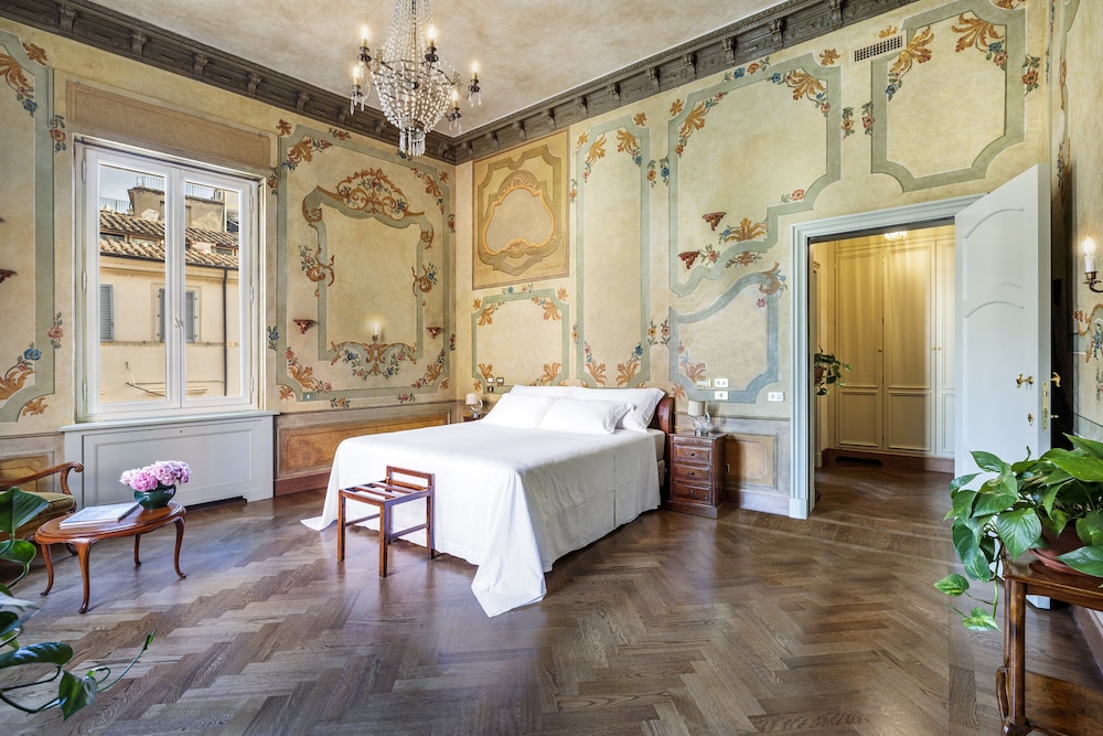 Premier Double or Twin Room, City View thumbnail 6