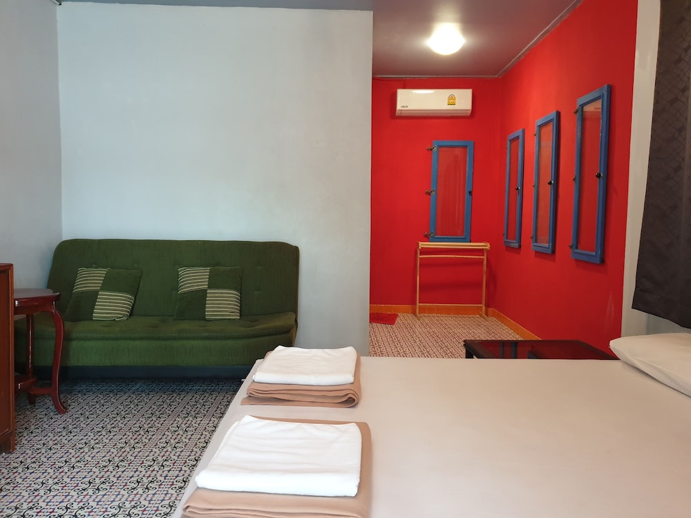 Signature Room, Non Smoking