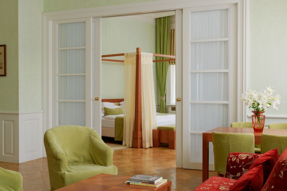 Old Town Square Suite