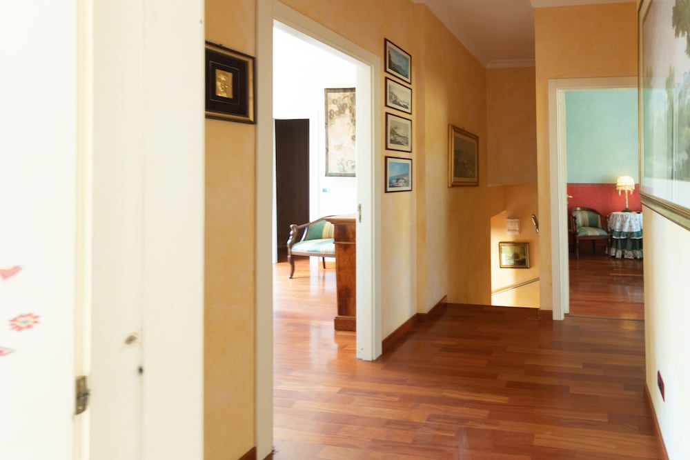Traditional House photo 1