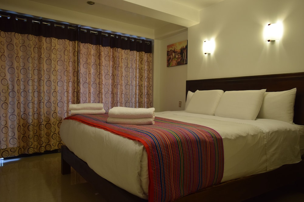 Standard Room, 1 Queen Bed photo 3