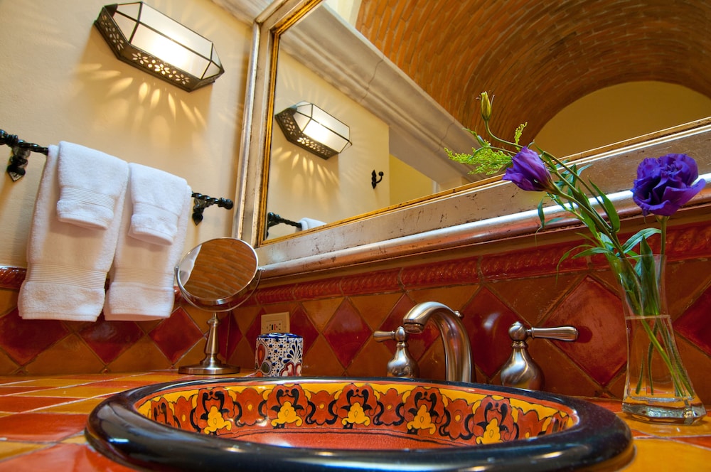 Superior Double Room, Ensuite (Huichol) photo 2