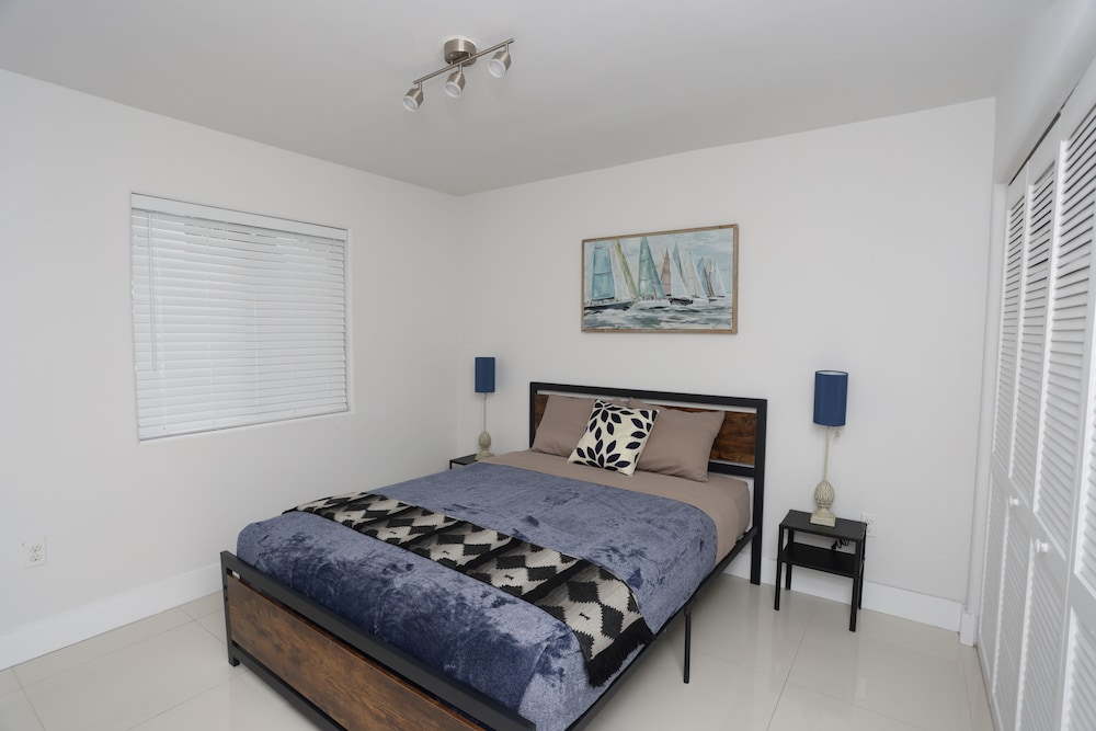 Traditional Apartment photo 1