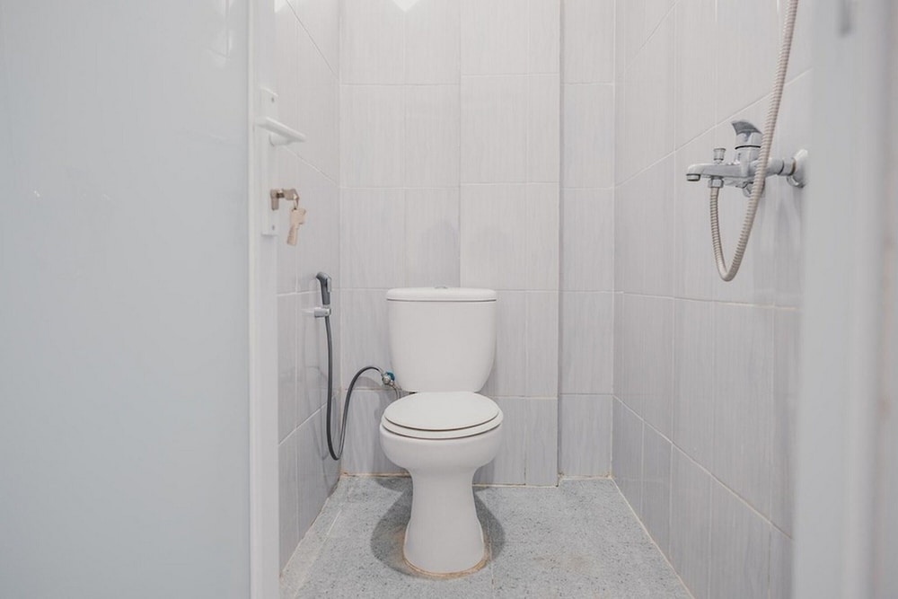 Double Room (RedDoorz) - Photo 17