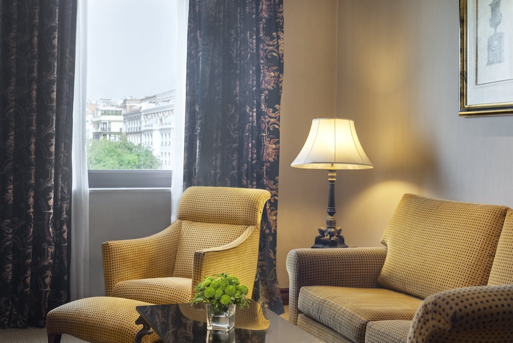 Junior Suite, 1 King Bed (Castellana View, Club Lounge Access)