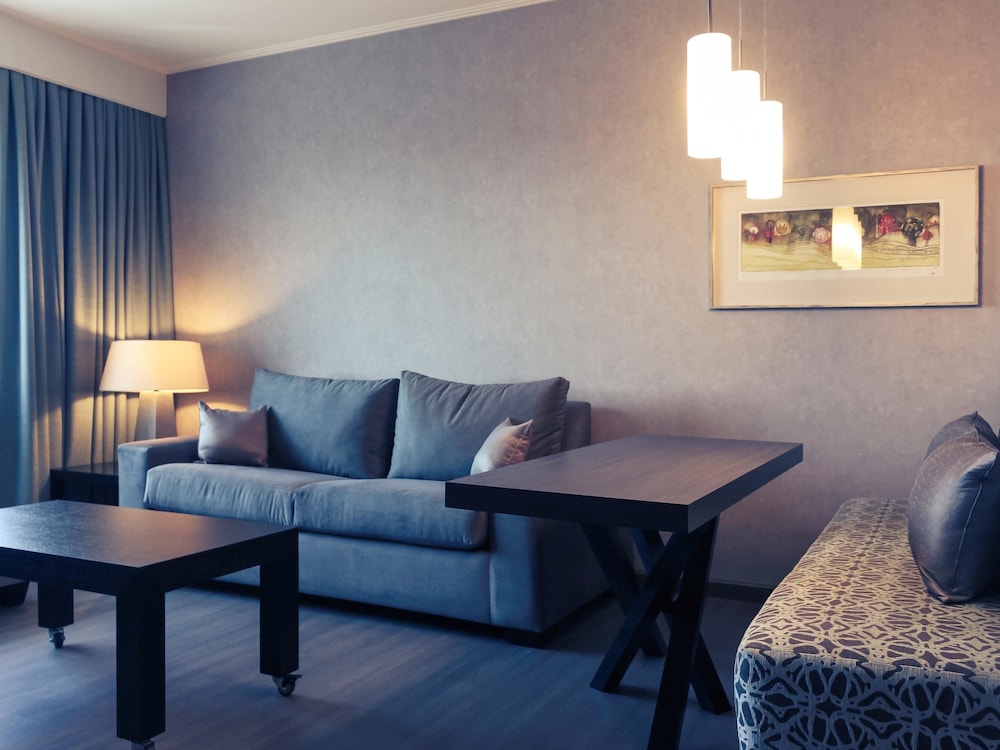 Junior Suite, 1 Queen Bed photo 2
