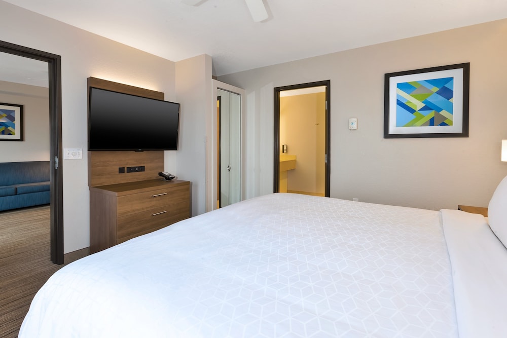 Suite, Presidential, 2 King Bedrooms, Jetted Tub - Photo 1