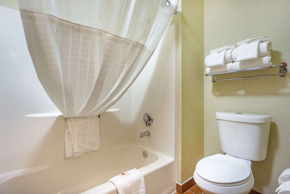 Double Room, 2 Queen Beds, Non Smoking - Photo 4