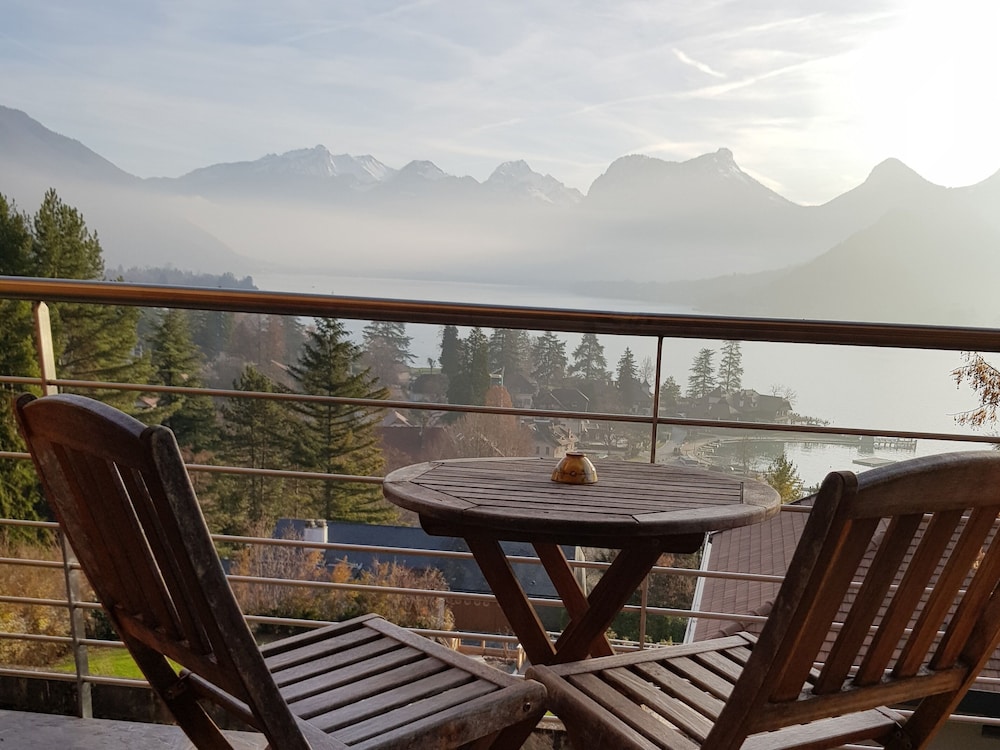Panoramic Double Room, Private Bathroom, Lake View (Charme) photo 3
