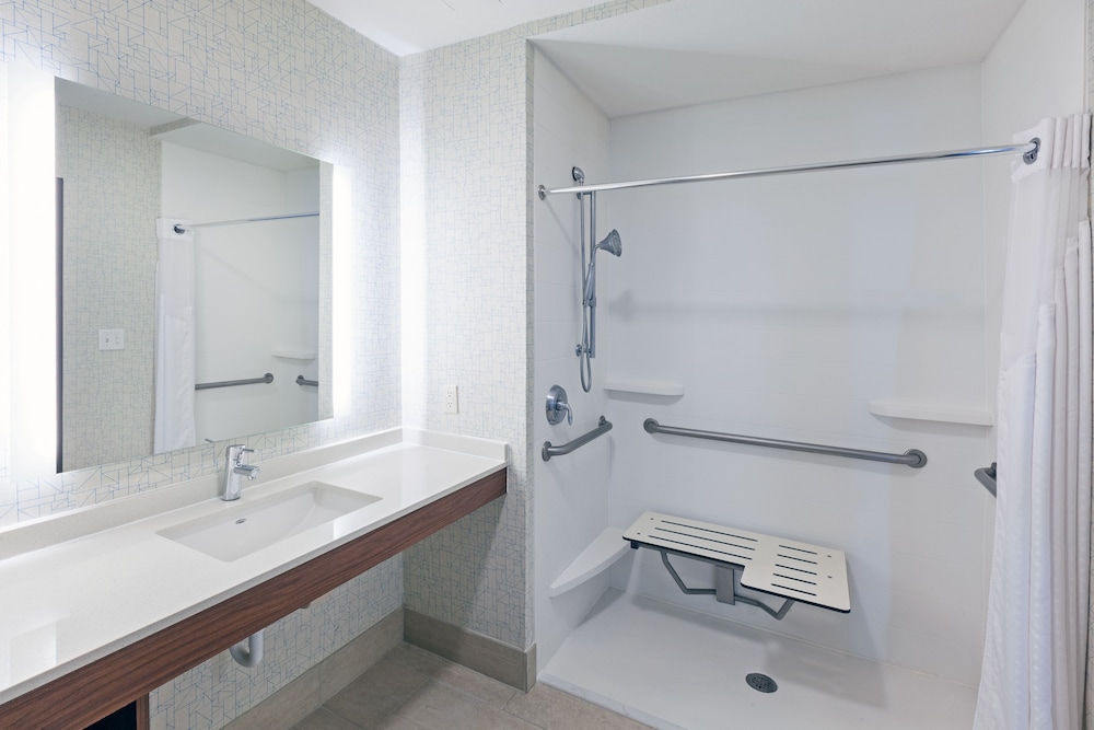Suite, 1 King Bed, Accessible (Mobility, Roll-In Shower) photo 1