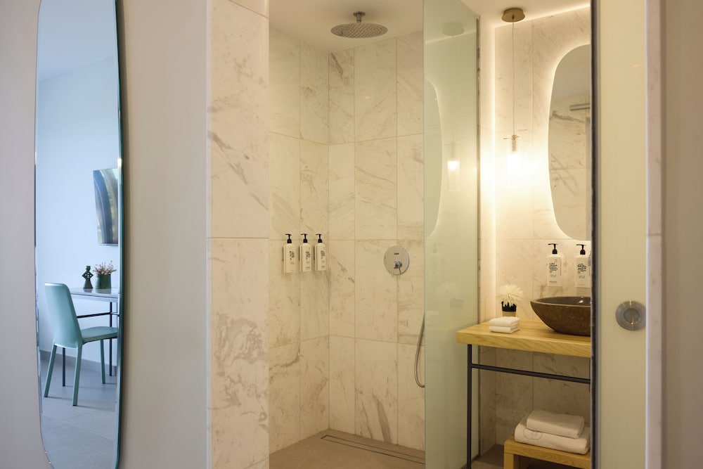 Executive Suite with Private Pool - Sea View - Photo 15
