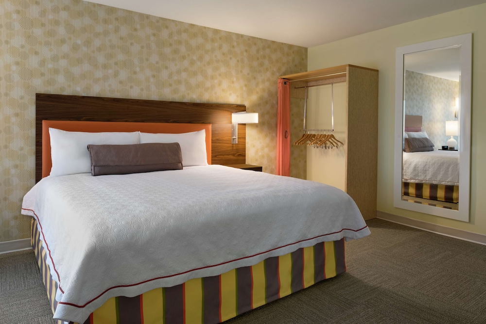 Suite, 1 Queen Bed, Accessible (Hearing)