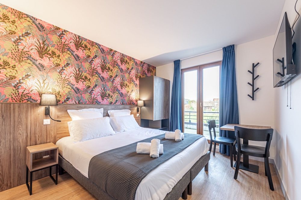 Deluxe Double Room, Private Bathroom