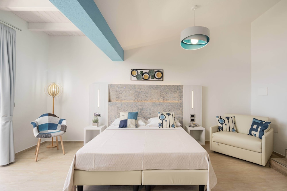 Deluxe Room, Hot Tub, Sea View - Photo 6