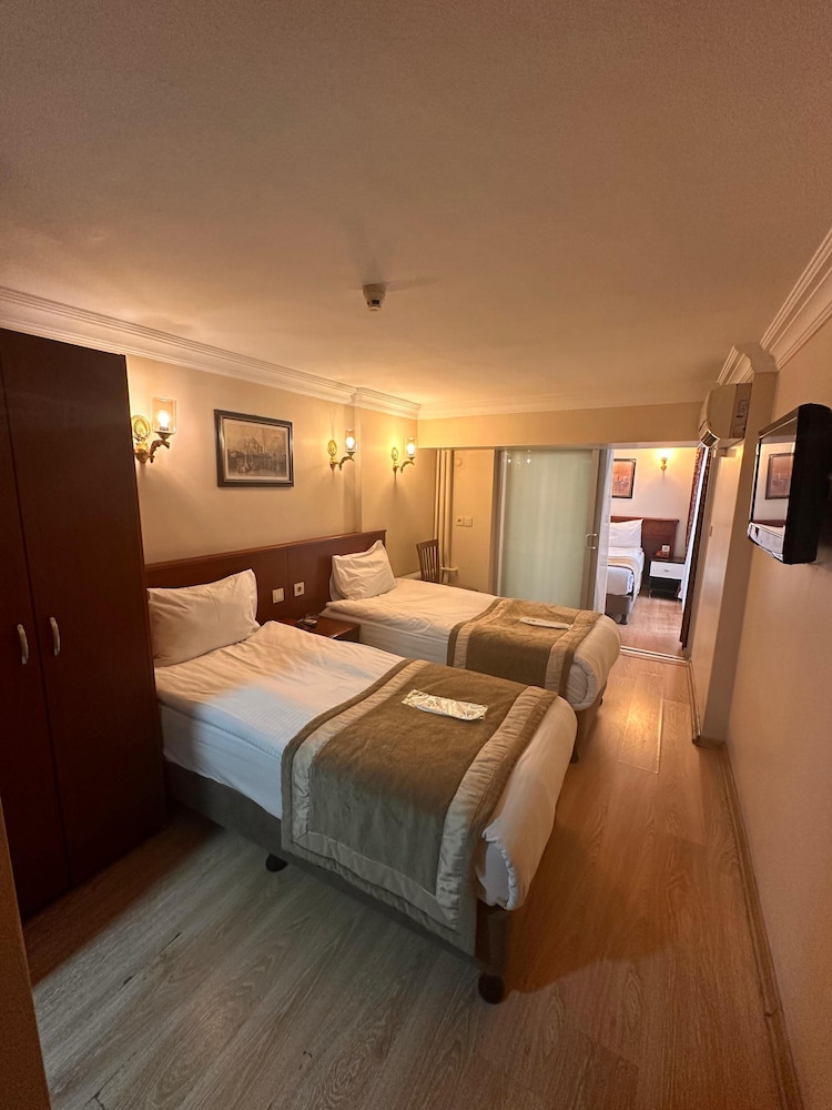4 PERSON CONNECTION ROOM photo 3