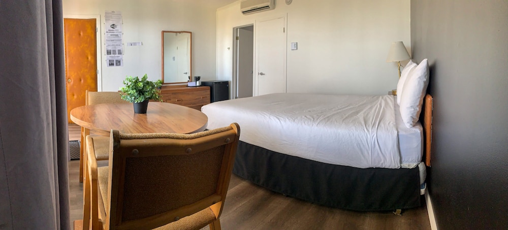 Standard Double Room, 1 Double Bed, Private Bathroom photo 2