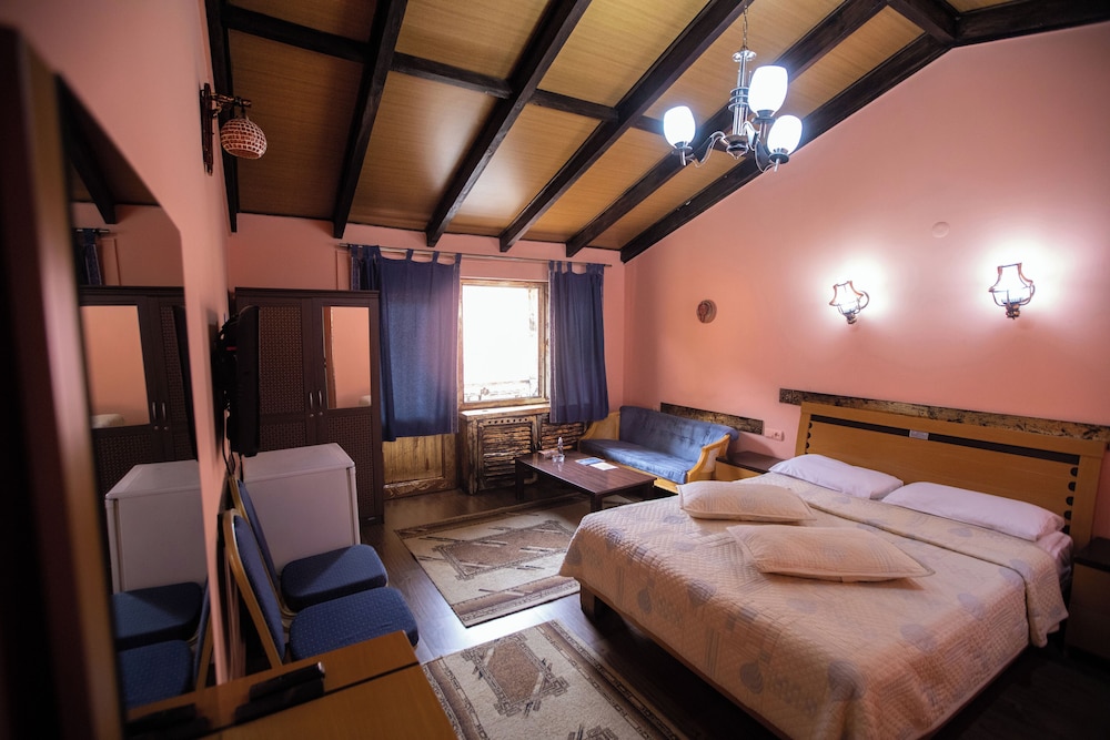 Basic Double Room, Garden View photo 2