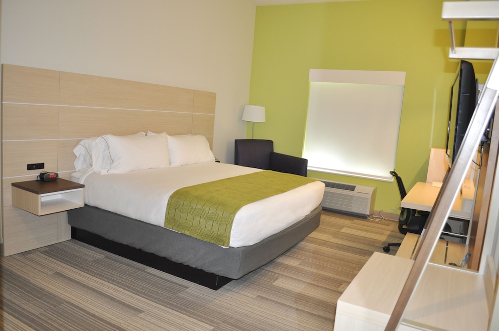 Standard Room, 1 King Bed, Accessible (Hearing, Mobility) photo 3