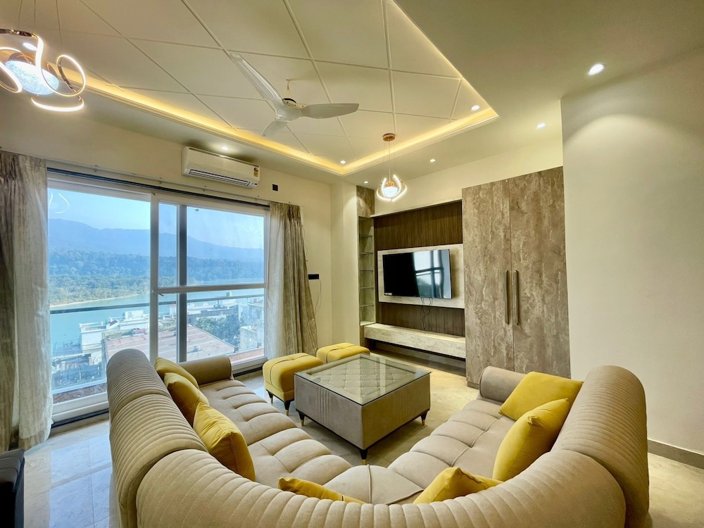 Premium Penthouse, Patio, River View