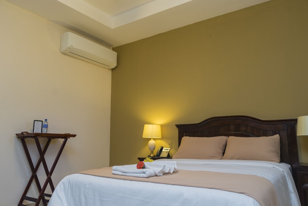 Standard Single Room, 1 Bedroom, Pool View photo 2