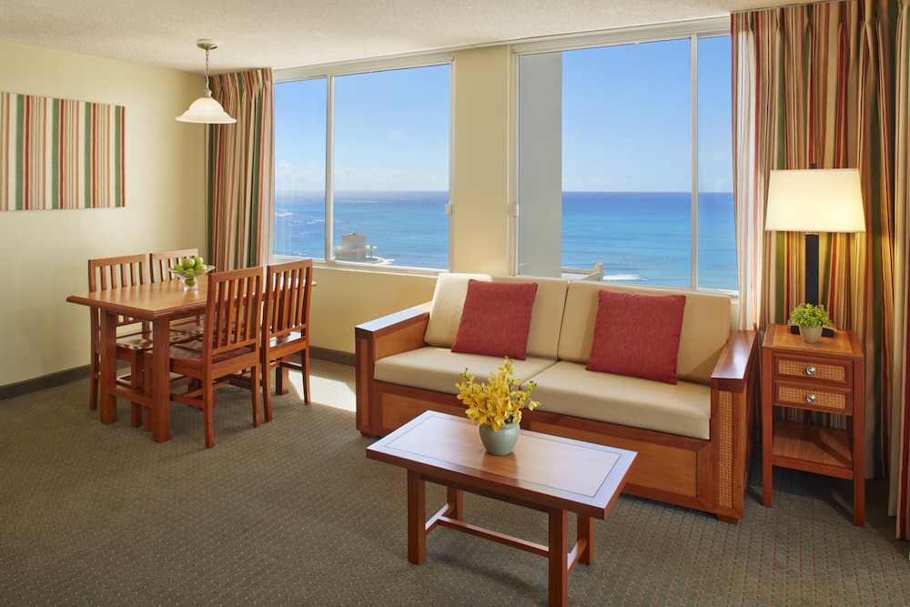 Suite, 1 Bedroom, Ocean View (1 Queen Bed) thumbnail 5