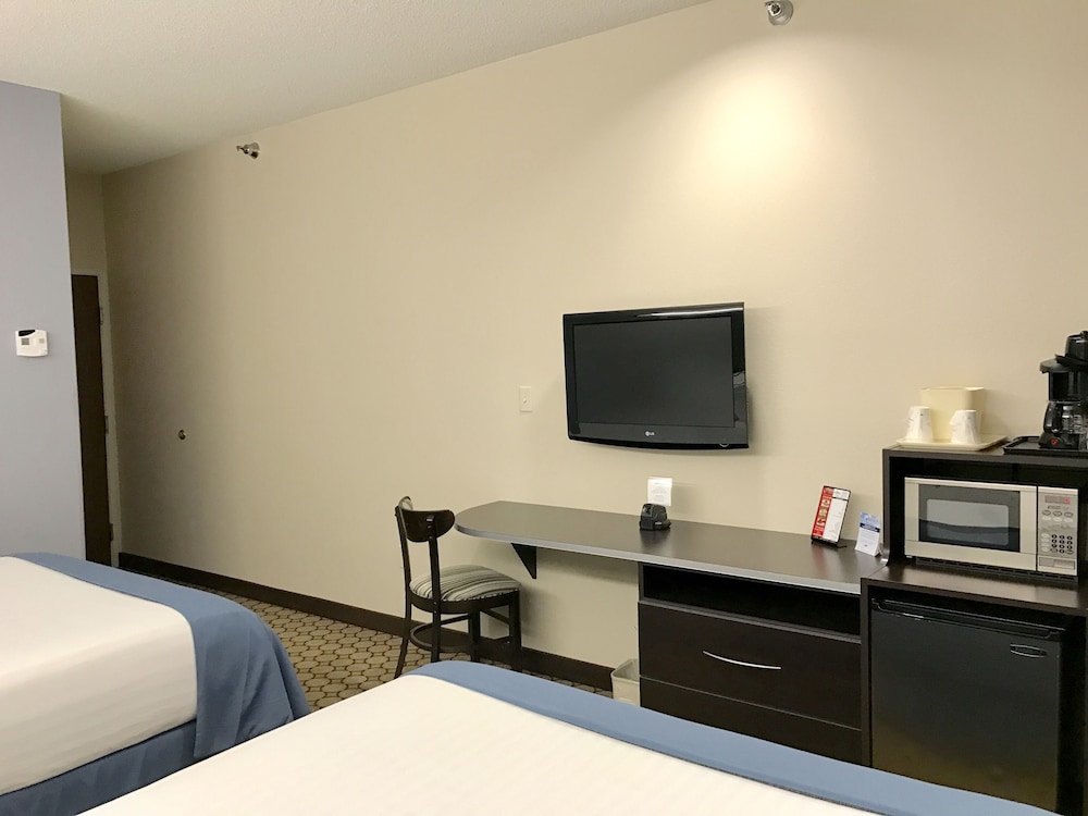 Room, 2 Queen Beds, Accessible, Non Smoking (First Floor) - Photo 3