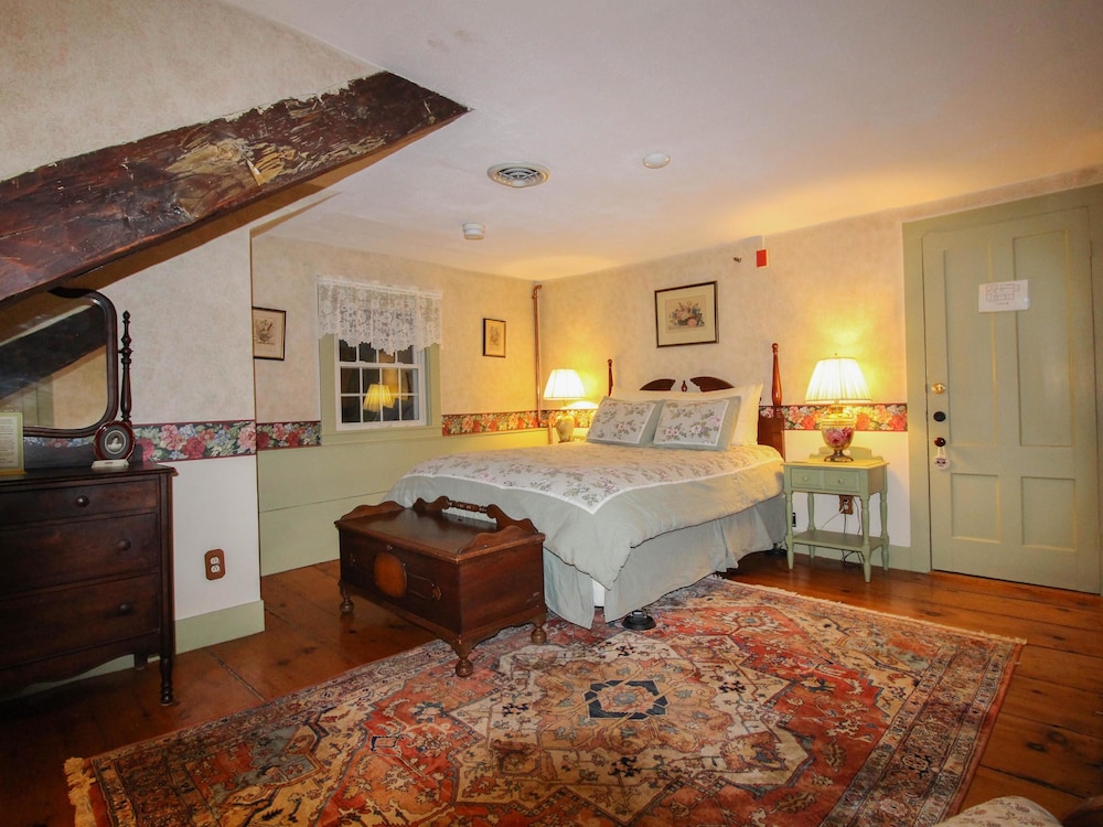 Standard Double Room, Ensuite (Clove Room)