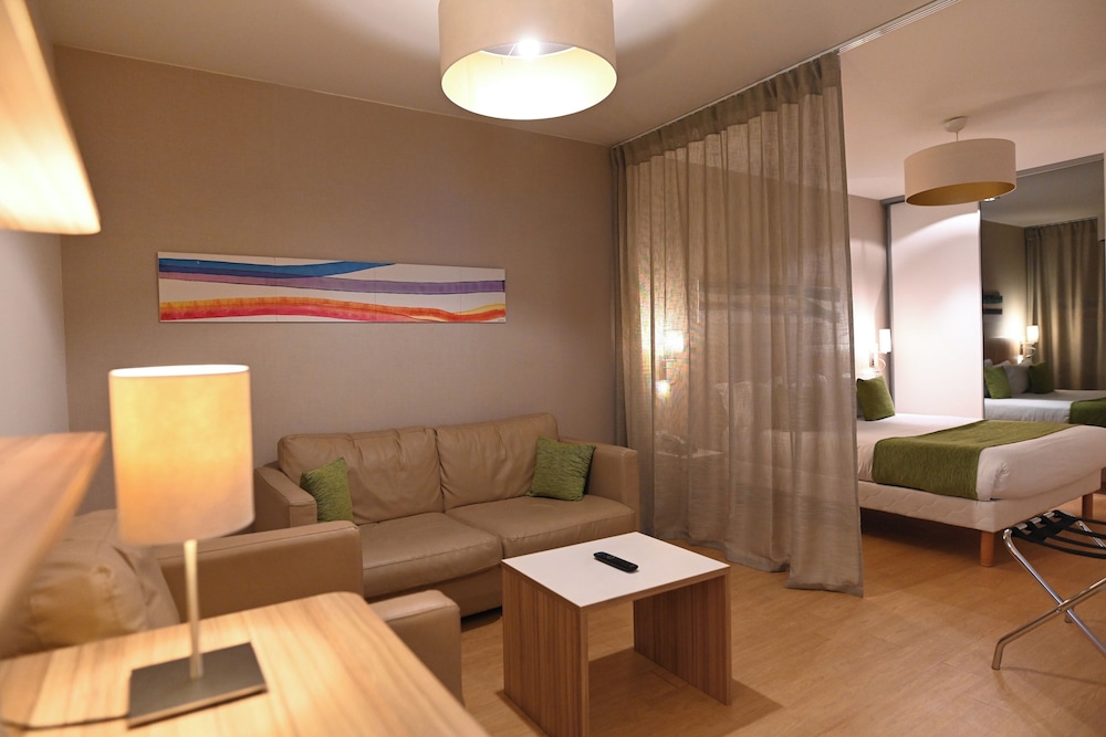 Superior Studio, 1 Queen Bed, Non Smoking, Kitchen photo 1