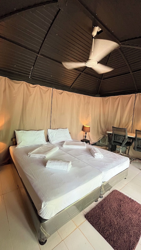 Couple Glamping Tent - Photo 4