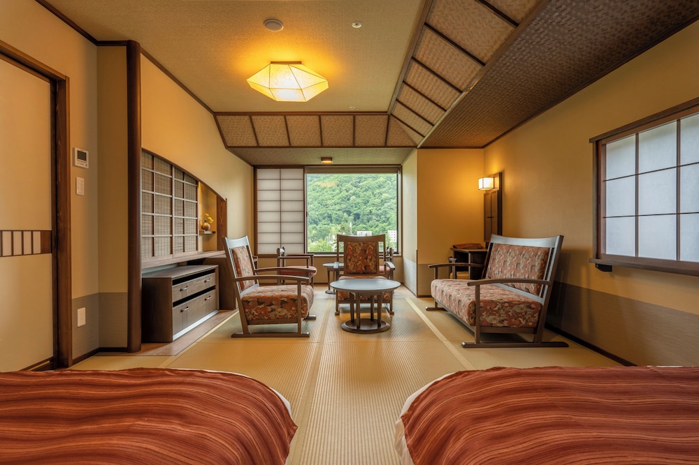 Quadruple Room 49sq, Non Smoking, Canyon side, with Hot Spring Bath
