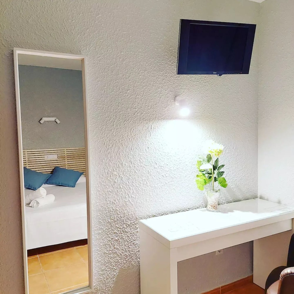 Standard Double Room, 1 Queen Bed - Photo 2