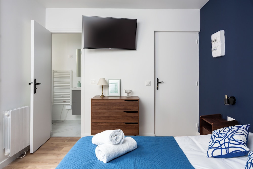 Double Room (Blue) photo 3