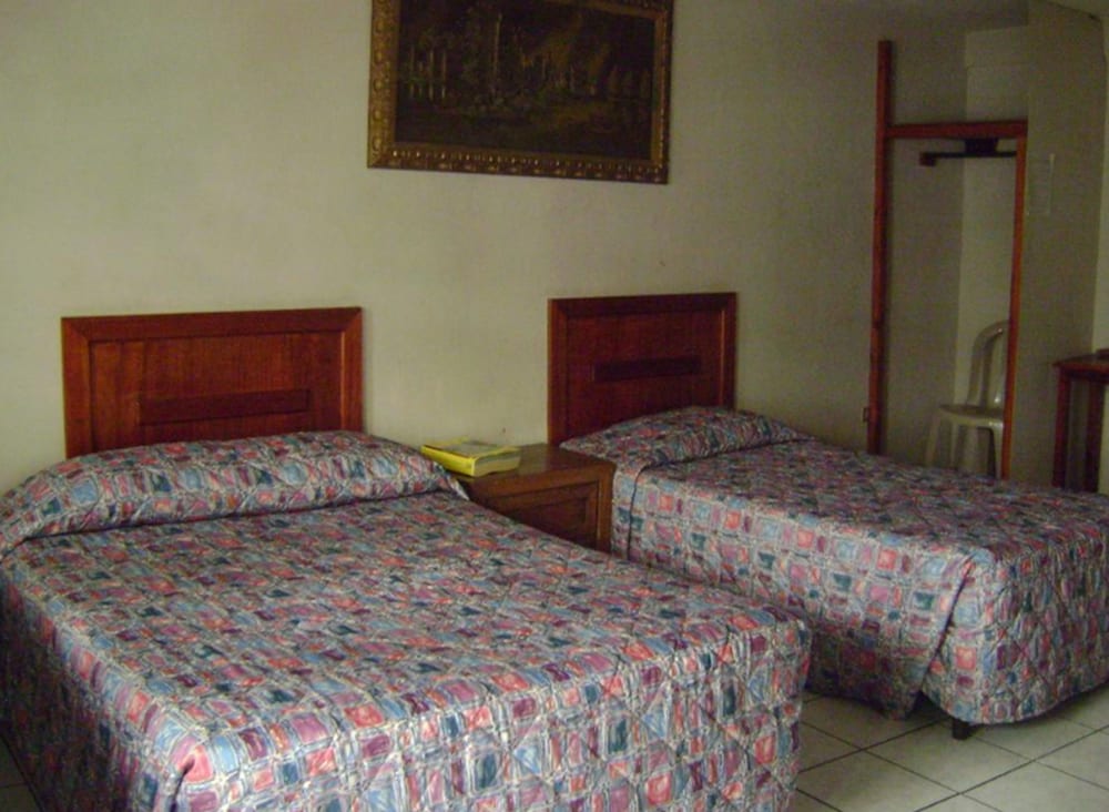 Classic Triple Room, Multiple Beds, Non Smoking photo 3