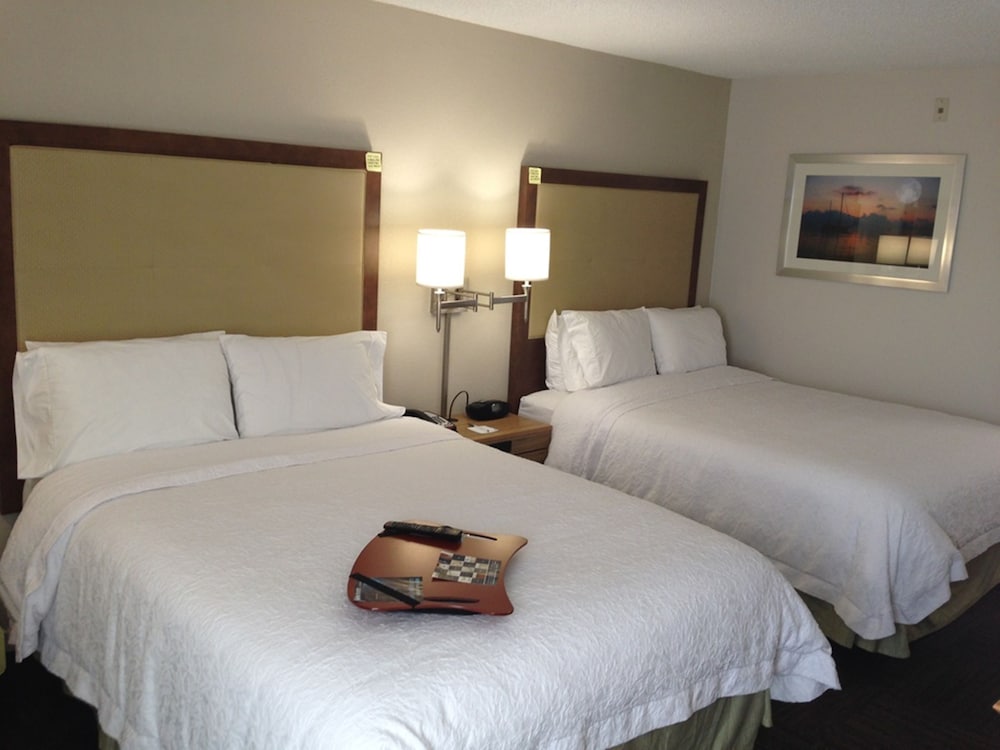Room, 2 Queen Beds - Photo 4