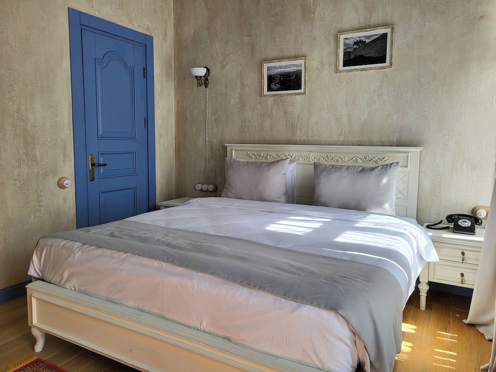 Deluxe Double Room, Smoking, Balcony