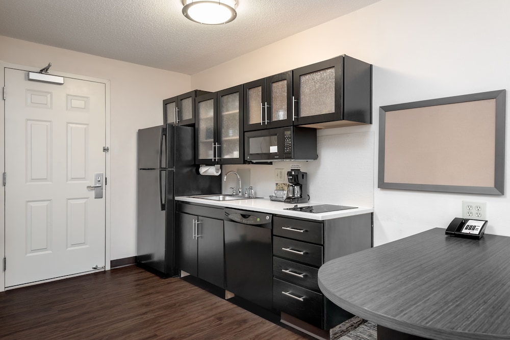 Suite, 1 Bedroom, Accessible Bathtub (Mobility) - Photo 4