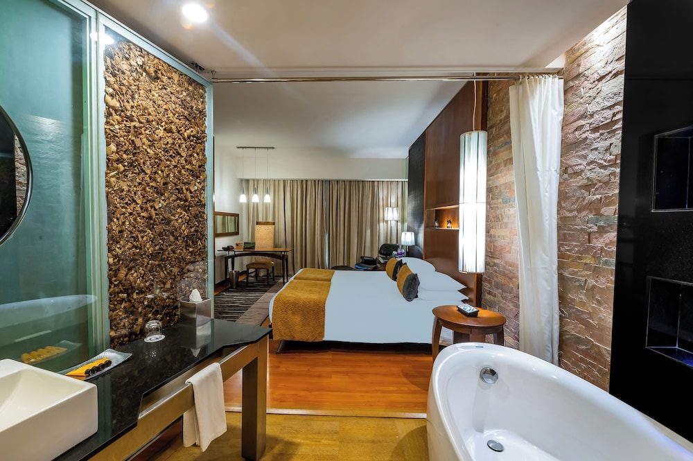 Deluxe Room - Photo 4