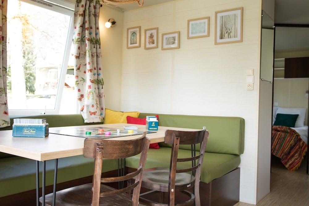 Standard Mobile Home - Photo 4