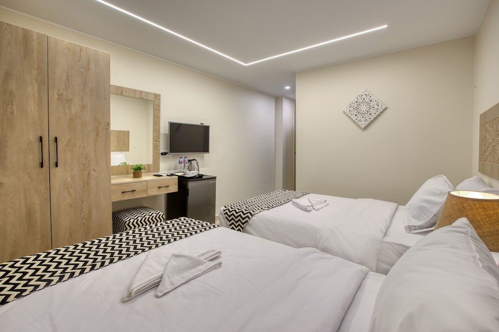Standard Twin Room, 2 Twin Beds, Non Smoking, No Windows photo 3