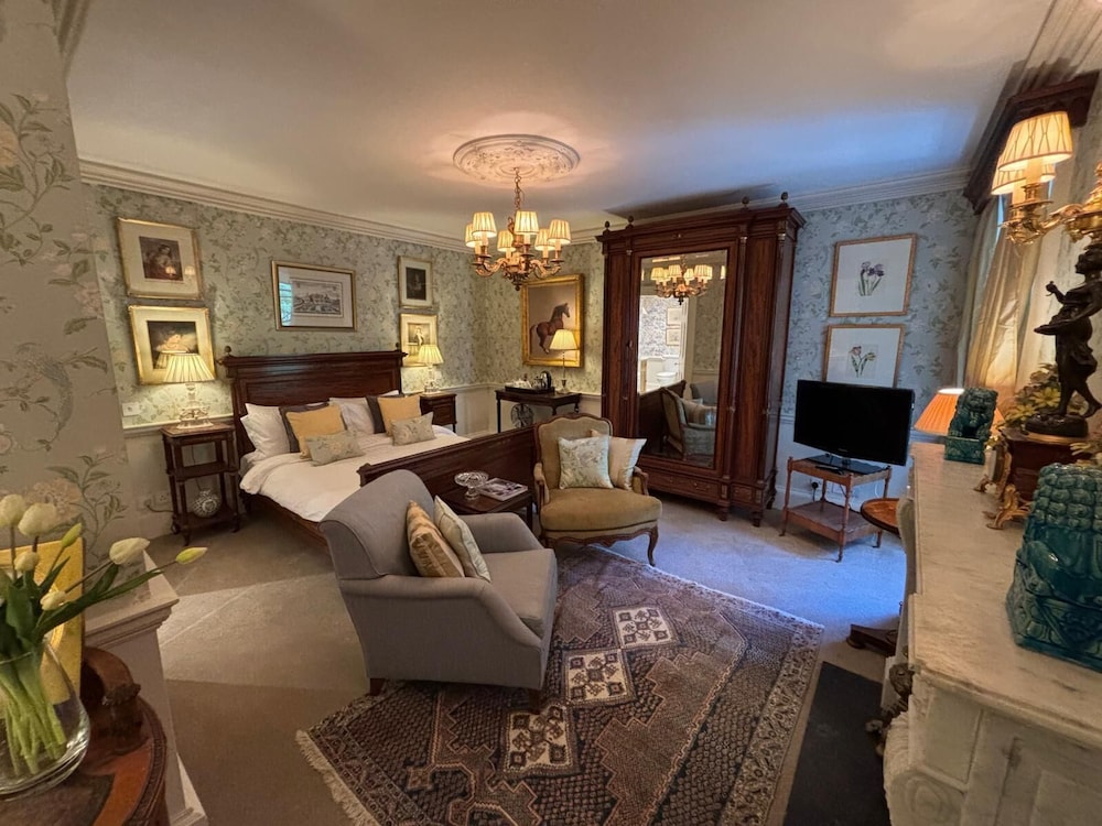 Luxury Suite, Ensuite photo 1