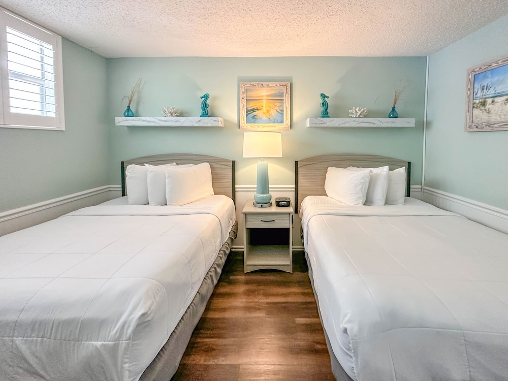 Suite, Multiple Beds, Poolside (Ground Floor) photo 2