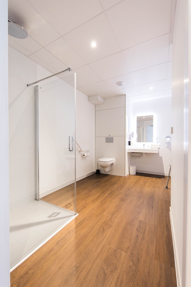 Superior Suite - Photo 6