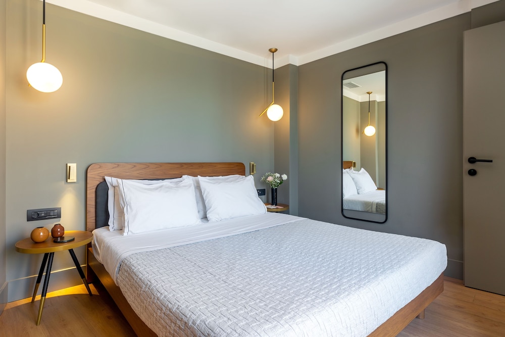 Epic 2 Bedroom Suite with Balcony with Acropolis View photo 3