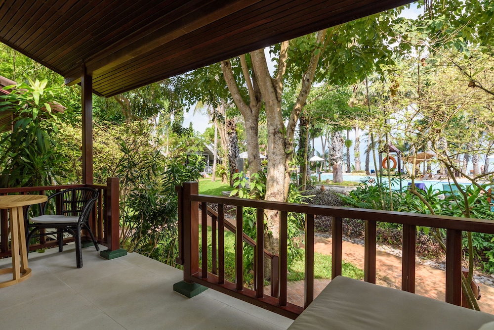 Deluxe Villa, 1 Bedroom, Pool View, Poolside - Photo 11