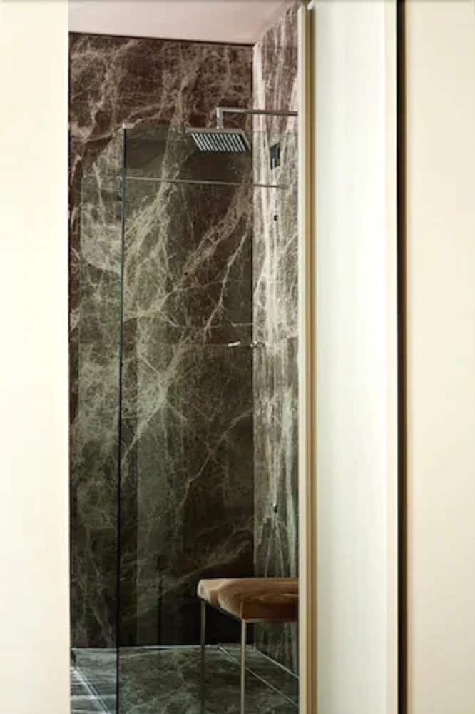 Deluxe Double Room - Photo 9