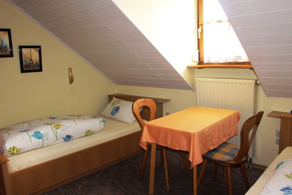 Twin Room, 2 Twin Beds, Non Smoking photo 1
