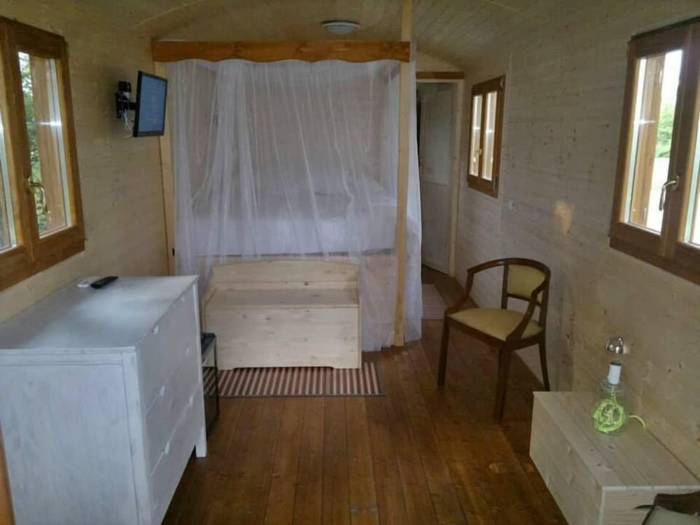 Mobile Home photo 1