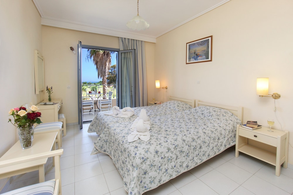 Standard Room, 1 Double or 2 Twin Beds